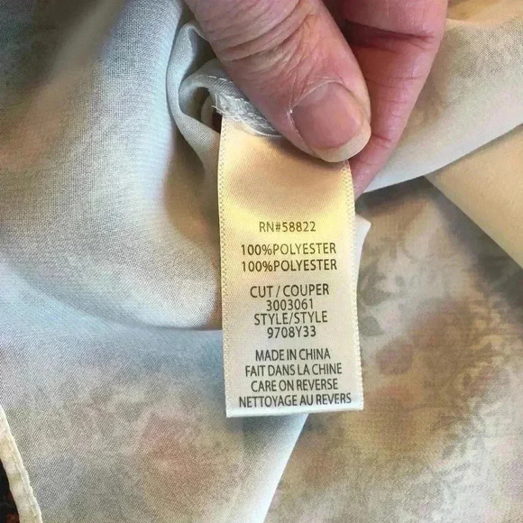 Max Studio | Flowy Floral Top w/Bell Sleeves - Picture 5 of 5